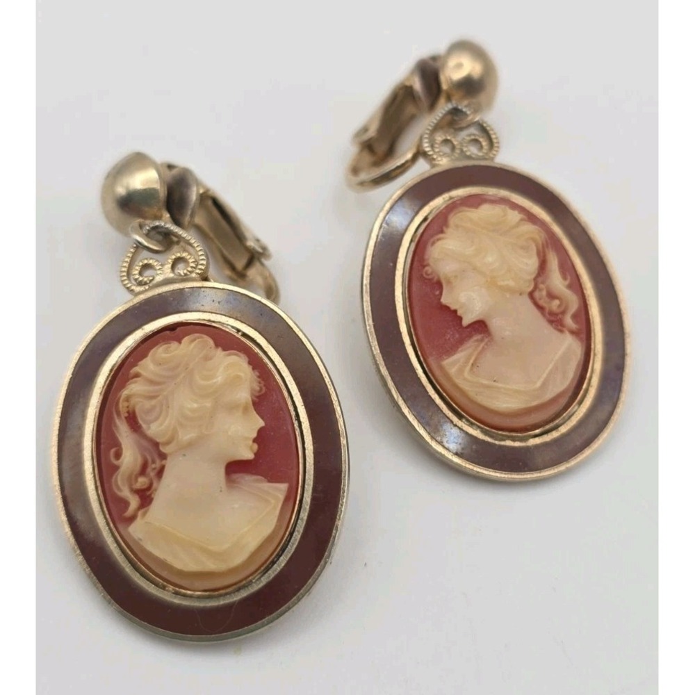 Vintage Victorian Revival Oval Cameo Dangle Clip On Earrings Gold Tone Filagree